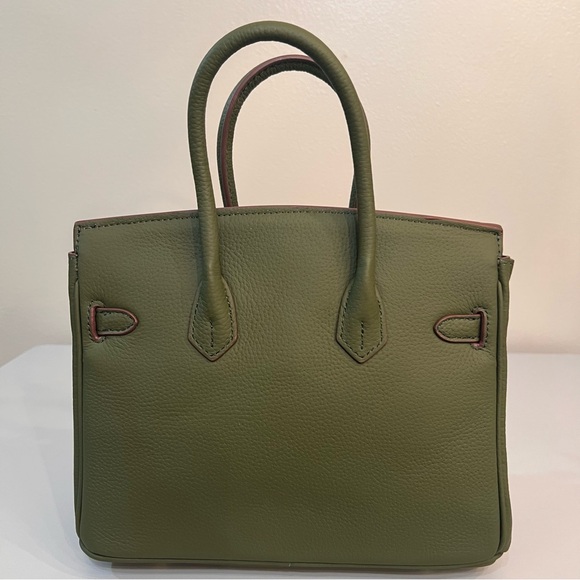 $FLAW$ Genuine Leather Shoulder Bag, size 25, with gold hardware. - Picture 6 of 10